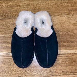 UGG Scuff Slipper size 8